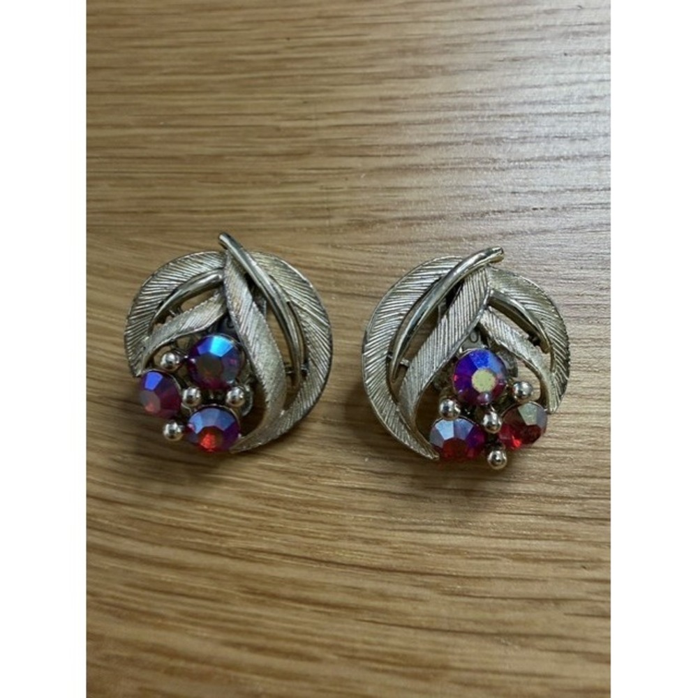 Lisner Clip On Earrings Women Small Silver Good Aurora Borealis Wreath Vintage